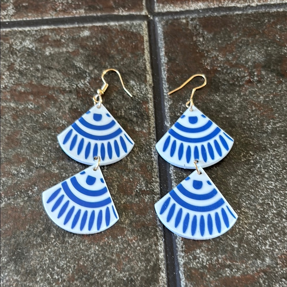 Blue and White Fan-Shaped Earrings